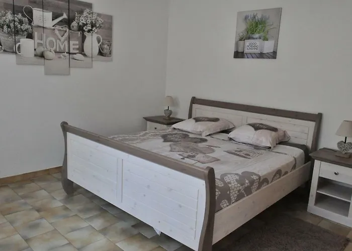 Les Prairies De L'encreme 펜션 Céreste